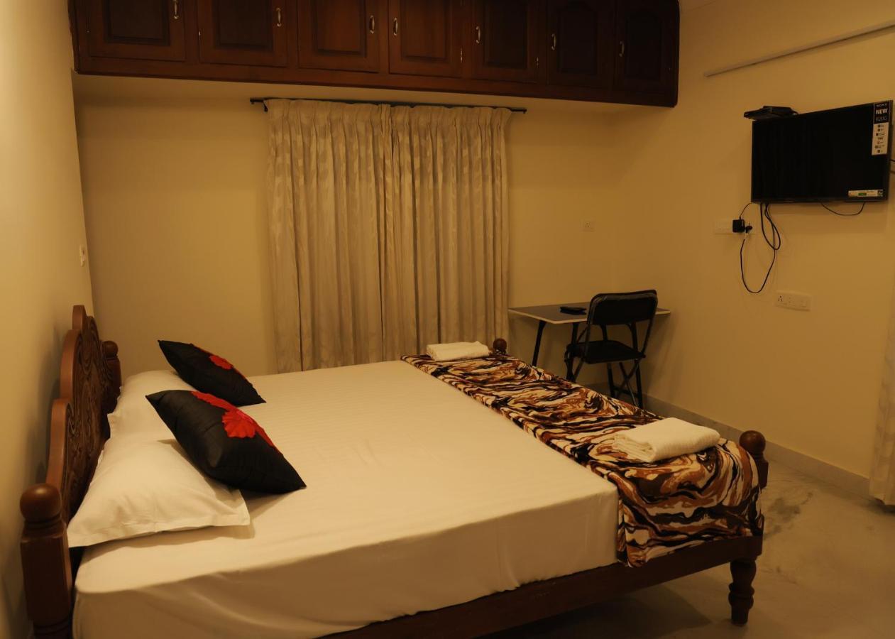 Malpans Mansion Hotel Nedumbassery Exterior photo
